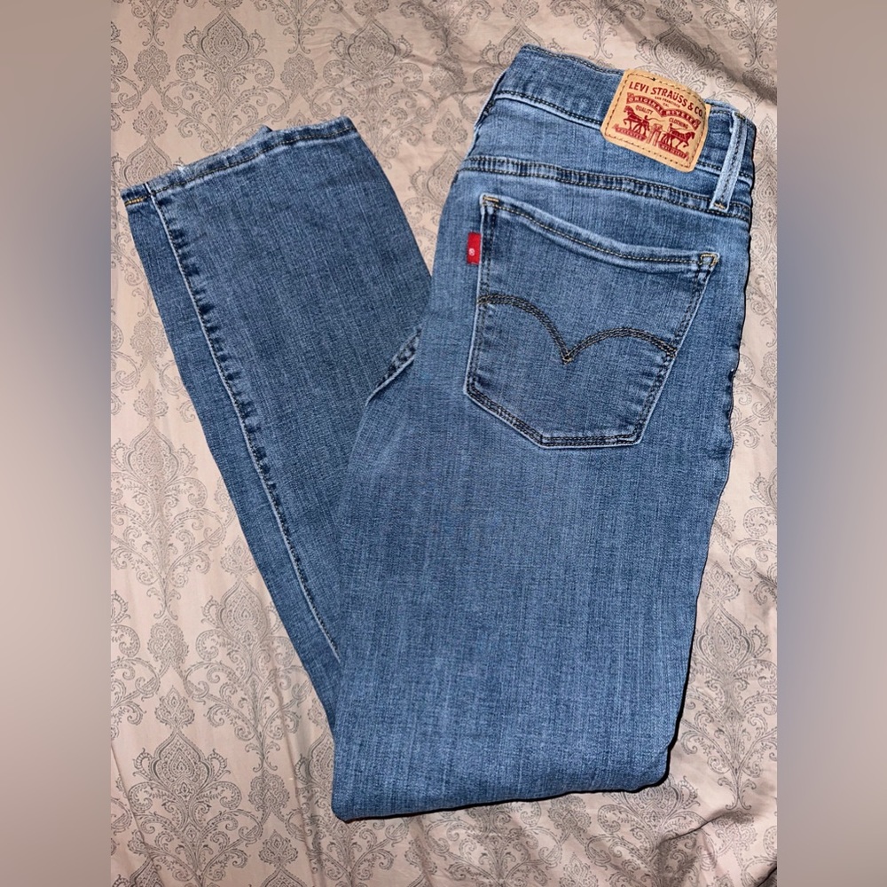 710 Levi Jeans